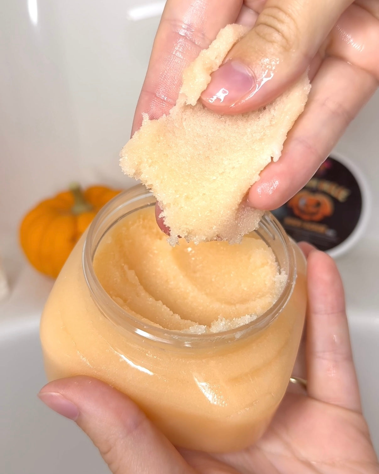 Pumpkin Brûlée Cleansing Body Scrub | Shea Butter + Pumpkin Seed Oil